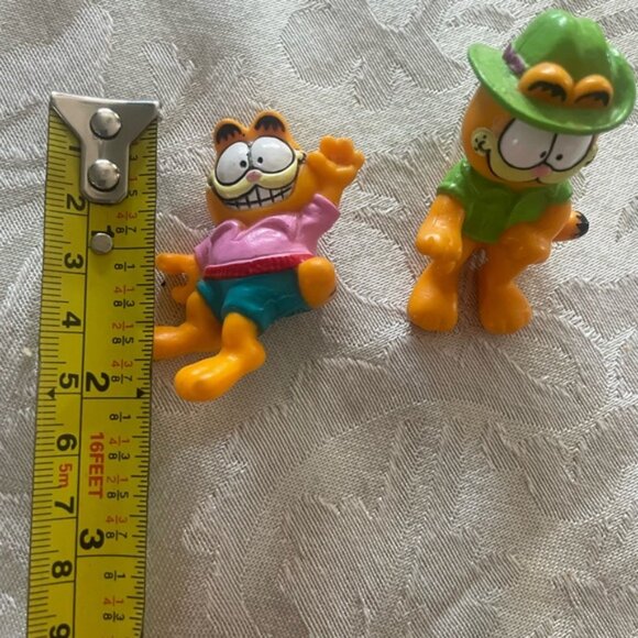 2 Garfield Figurines - Picture 3 of 7